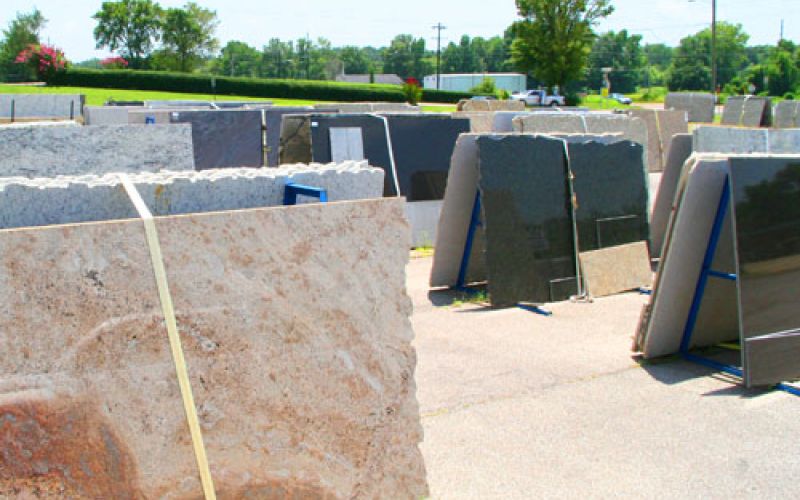 Designers Choice has a large on-site selection og granite and marble slabs to choose from.